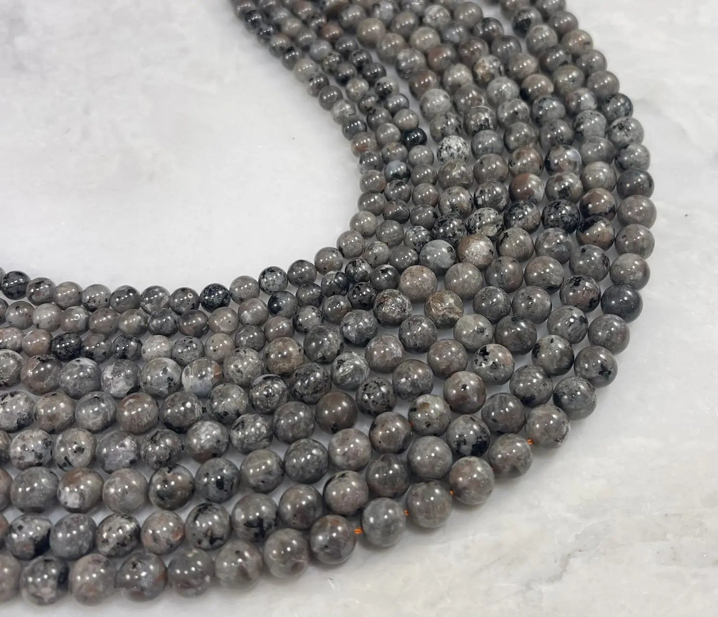 Yooperlite (Fluorescent Stone) Round - Ladjyanoo