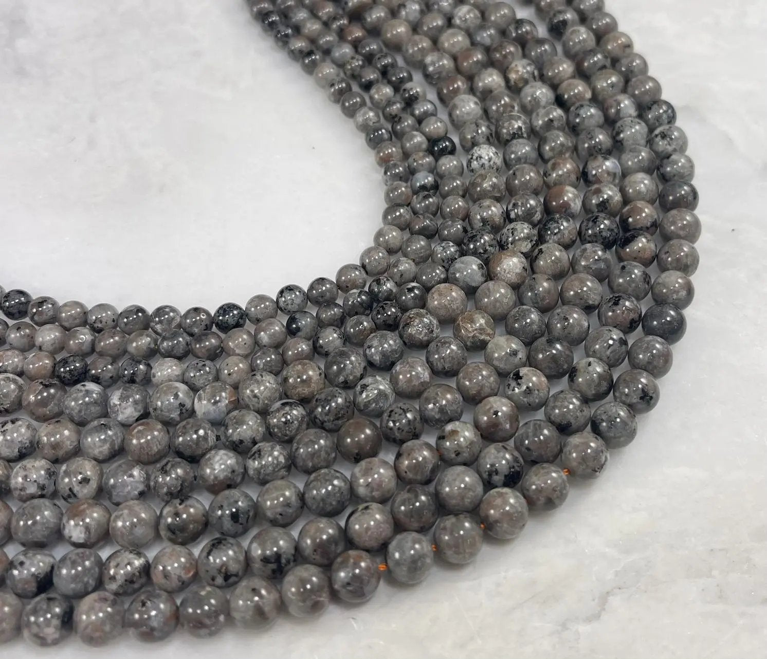 Yooperlite (Fluorescent Stone) Round - Ladjyanoo