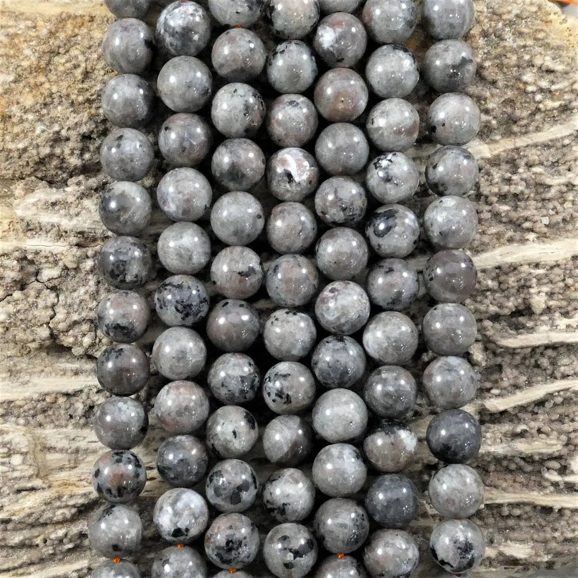 Yooperlite (Fluorescent Stone) Round - Ladjyanoo